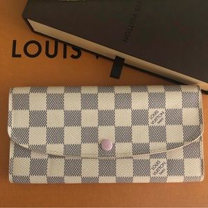 Louis Vuitton Emilie wallet